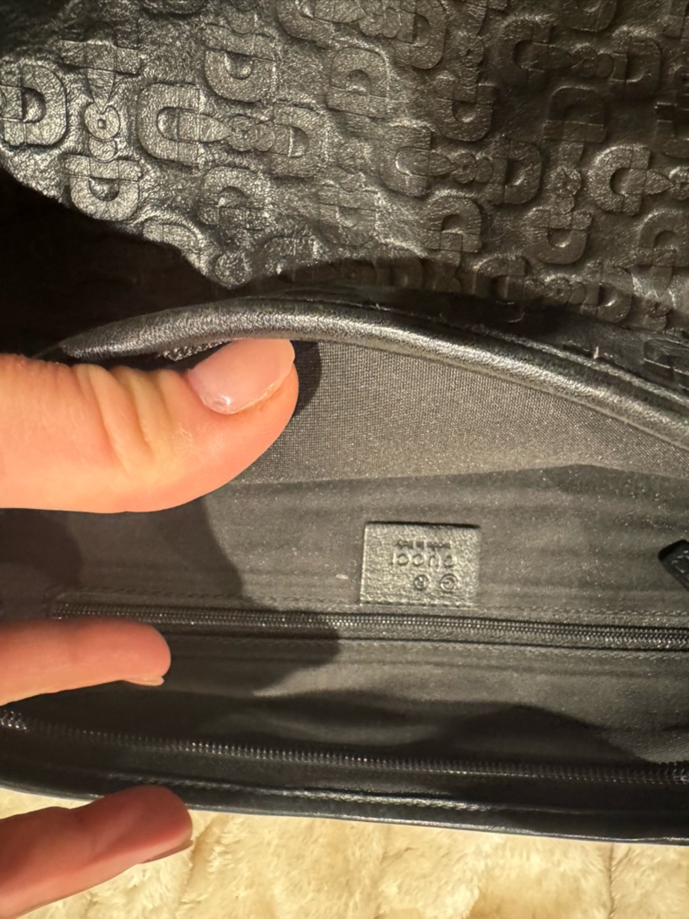 Gucci Black Embossed Leather Crossbody Bag - Picture 2 of 5
